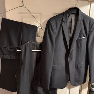 Classic Men's Dark Charcoal Suit Jacket, Vest & Pants Set